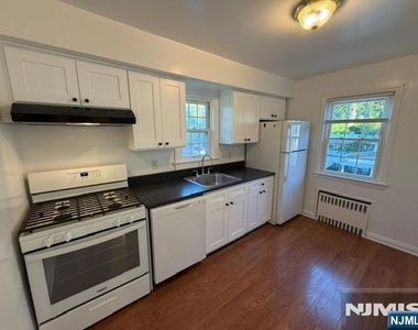 545 Kipp - Photo Thumbnail 4