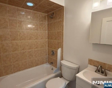 545 Kipp - Photo Thumbnail 6