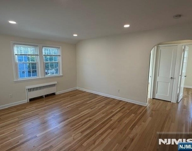 545 Kipp - Photo Thumbnail 2