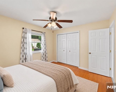 535 Holly Village - Photo Thumbnail 27