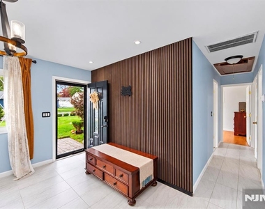 535 Holly Village - Photo Thumbnail 22
