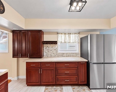 535 Holly Village - Photo Thumbnail 21