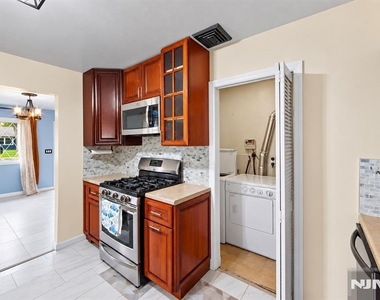 535 Holly Village - Photo Thumbnail 33