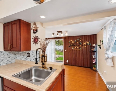 535 Holly Village - Photo Thumbnail 34