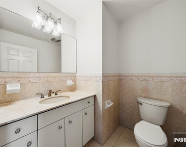 229 Franklin - Photo Thumbnail 10