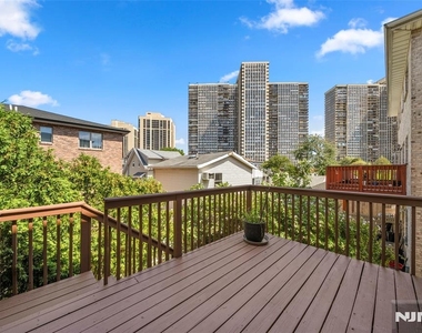 229 Franklin - Photo Thumbnail 24