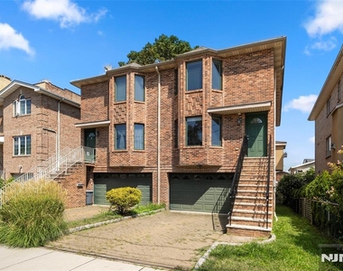 229 Franklin - Photo Thumbnail 1