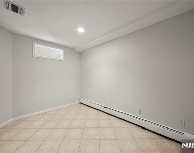 229 Franklin - Photo Thumbnail 23