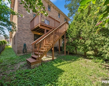 229 Franklin - Photo Thumbnail 25