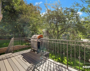 65 Ross - Photo Thumbnail 38