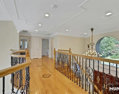 65 Ross - Photo Thumbnail 19