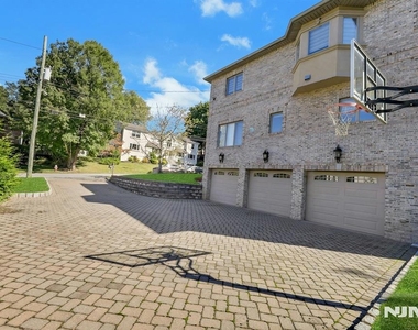 65 Ross - Photo Thumbnail 4