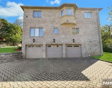 65 Ross - Photo Thumbnail 5