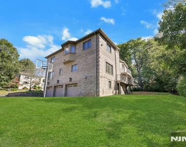 65 Ross - Photo Thumbnail 3