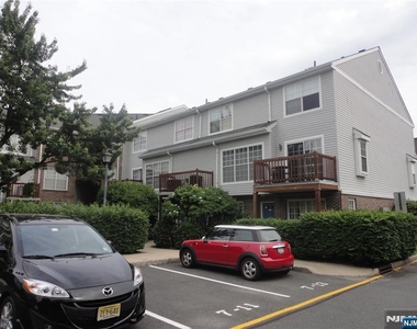 1436 Westgate - Photo Thumbnail 4