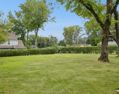 195 Riveredge - Photo Thumbnail 17