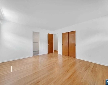 516 Knickerbocker - Photo Thumbnail 16