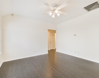 122 Cornflower Drive - Photo Thumbnail 16
