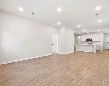 16493 Moss Lane - Photo Thumbnail 11