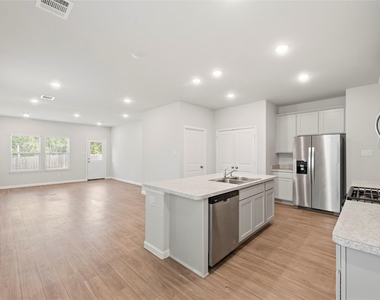 16493 Moss Lane - Photo Thumbnail 9