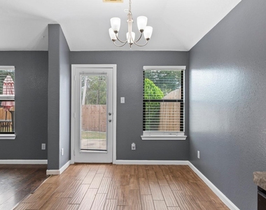 683 Fallow Lane - Photo Thumbnail 5