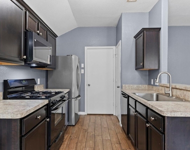 683 Fallow Lane - Photo Thumbnail 2