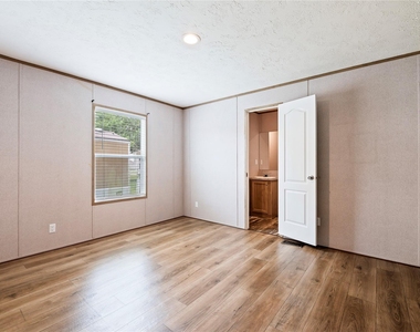 8700 Patricia Lane - Photo Thumbnail 13