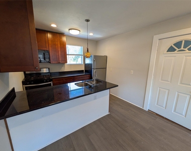 2123 Marion Street - Photo Thumbnail 14