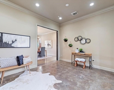 5430 Fairdale - Photo Thumbnail 16