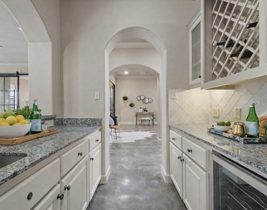 5430 Fairdale - Photo Thumbnail 11