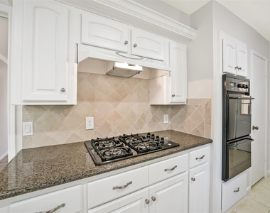 12423 Olympia Drive - Photo Thumbnail 7