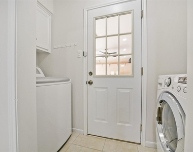 12423 Olympia Drive - Photo Thumbnail 9