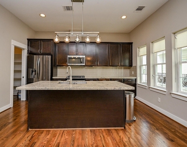955 W 24th Street - Photo Thumbnail 6