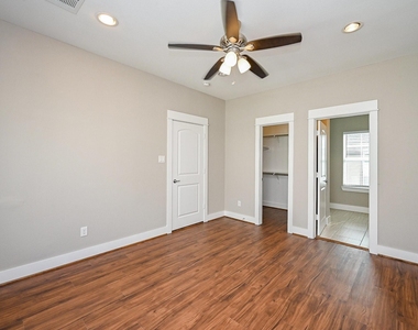 955 W 24th Street - Photo Thumbnail 27
