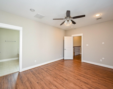 955 W 24th Street - Photo Thumbnail 18