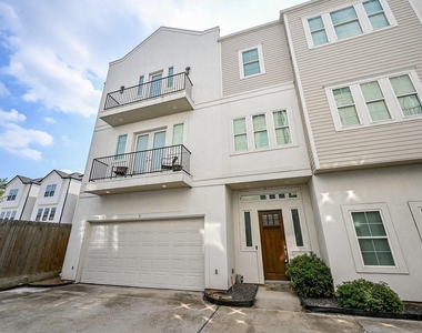 955 W 24th Street - Photo Thumbnail 2
