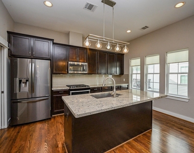 955 W 24th Street - Photo Thumbnail 8