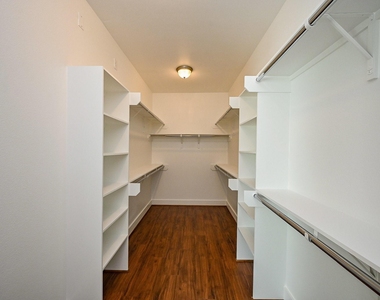 955 W 24th Street - Photo Thumbnail 20