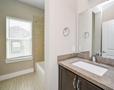 955 W 24th Street - Photo Thumbnail 29