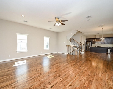 955 W 24th Street - Photo Thumbnail 14
