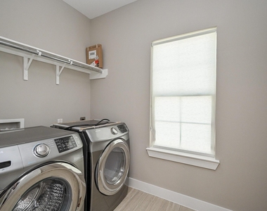 955 W 24th Street - Photo Thumbnail 30