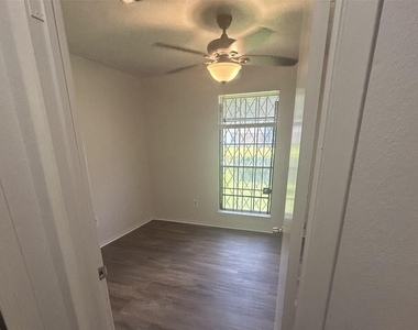 1611 Mosher Lane - Photo Thumbnail 9
