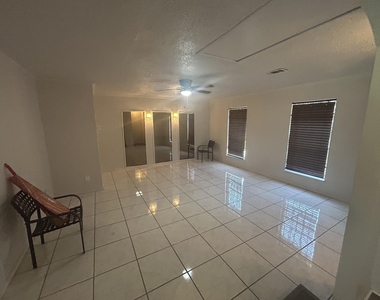 1611 Mosher Lane - Photo Thumbnail 4