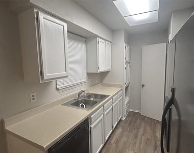 1611 Mosher Lane - Photo Thumbnail 6