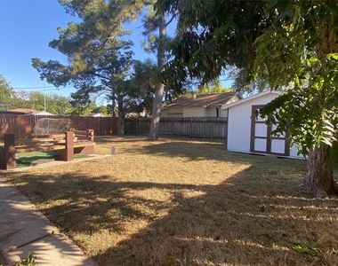 1611 Mosher Lane - Photo Thumbnail 12
