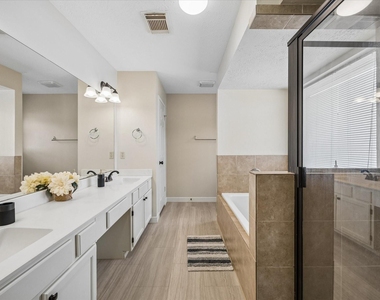 14427 Sun Harbor Drive - Photo Thumbnail 10