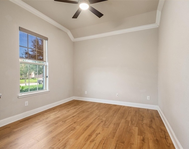 4804 Ladona Court - Photo Thumbnail 7