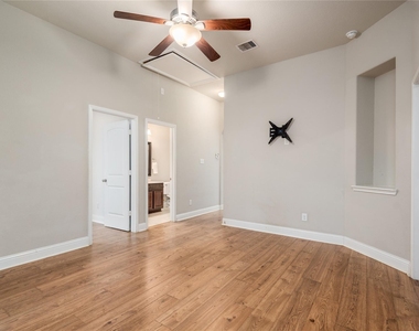 4804 Ladona Court - Photo Thumbnail 31