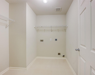 3814 Tammony Park Lane - Photo Thumbnail 12