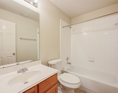3814 Tammony Park Lane - Photo Thumbnail 11